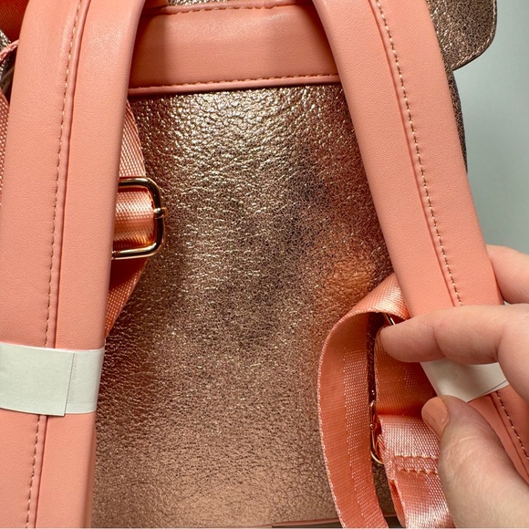 NWT. Loungefly Disney Minnie Mouse backpack. Metallic pink iridescent color - Picture 9 of 16